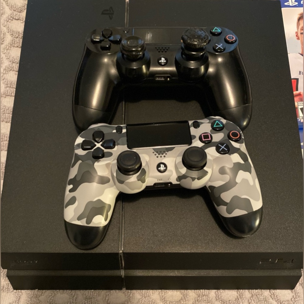Sony PlayStation 4 PS4 Console w/ 2 Dual Sense Controllers